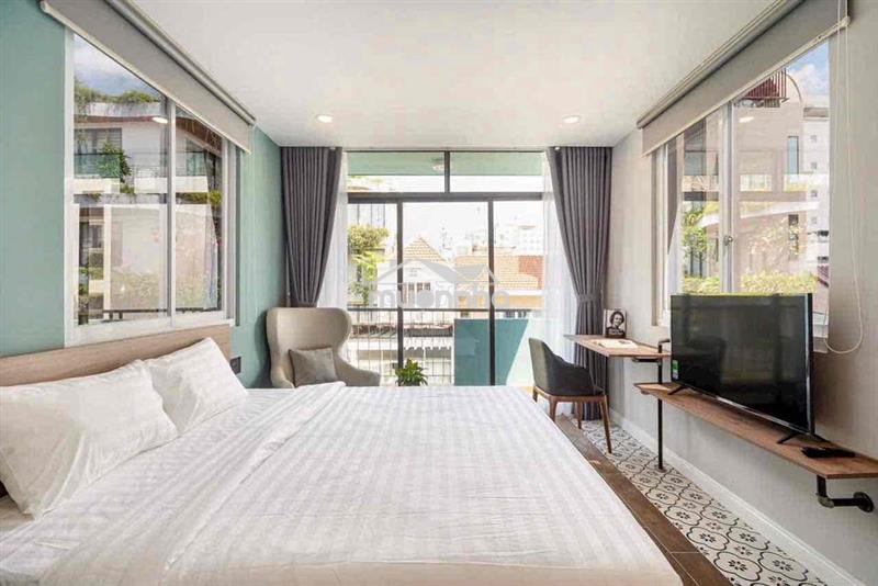 Căn hộ dịch vụ 40m2 ban công thoáng mát ngay tại chợ bà chiểu giáp q1