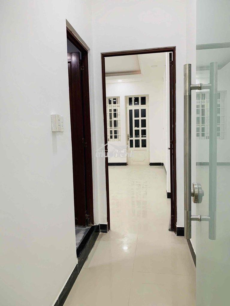 Nhà mới, 1 trệt 2 lầu có sân thg 🍃🍃, 3p. ngủ + 1p. làm việc ok - 4