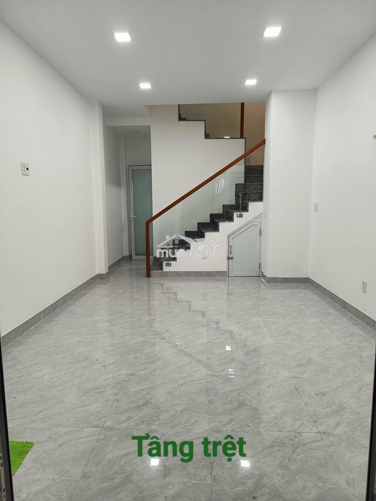 Nhà nguyễn căn hẻm xe hơi đường 3/2 - 2pn 3wc - 4x8m - sẵn máy lạnh - 2