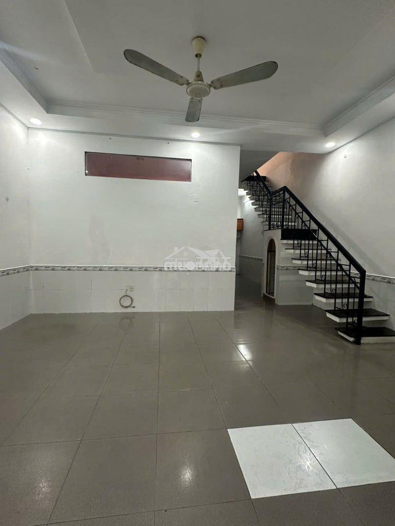 Cho thuê nhà nguyên căn 6x11m 1 trệt 1 lầu 3pn đường bình lợi 17tr tl
