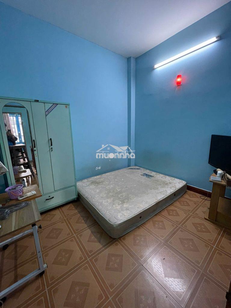 Cho thuê nhà sẵn nội thất 3pn đường xvnt hướng 2 chiều. giá 9tr/th
