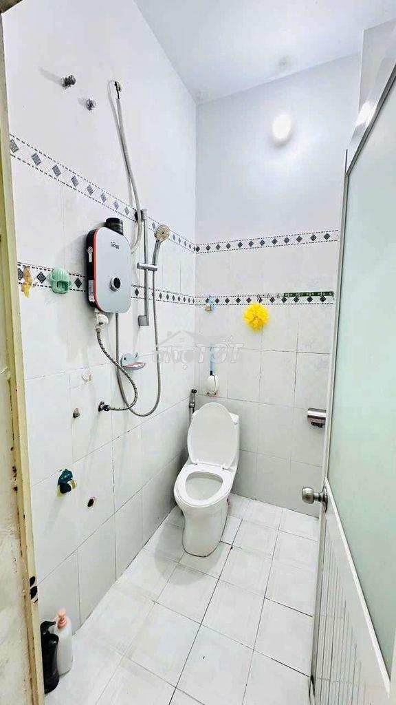 Cho thuê nhà có sân cây xanh mát. phù hợp ở gia đình nhỉnh 9đ tháng - 3