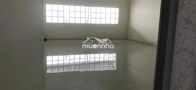 Cần nữ ở ghép gấp quận 7