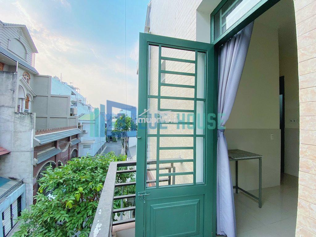 Phòng ban công rộng, đẹp đối diện etown cộng hòa, phường 13 cũ, tb - 3