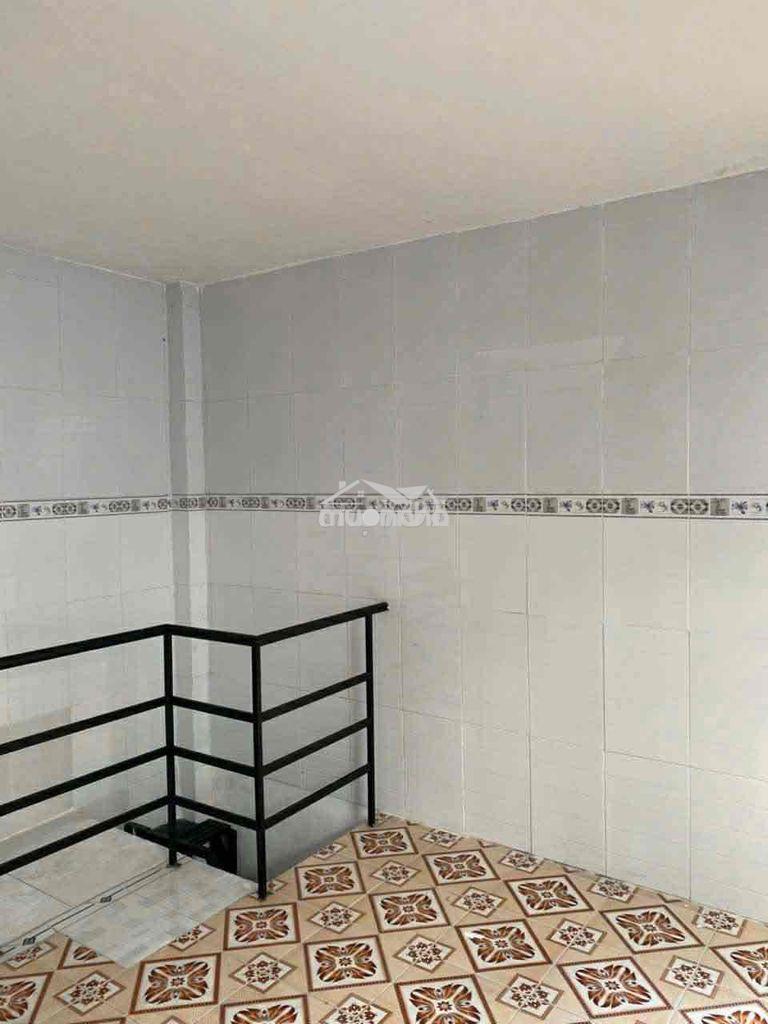 Cho thuê nhà hẻm đường lò gốm p8 q6 - 4