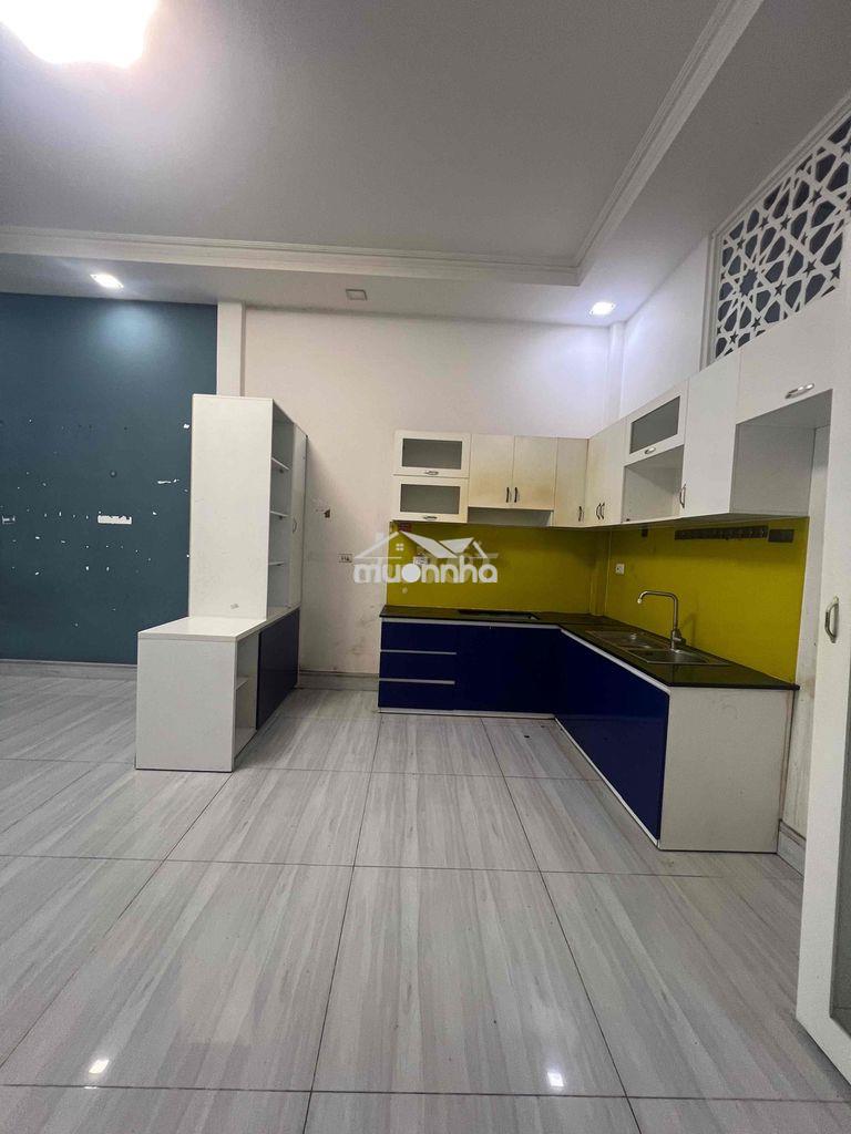 Cho thuê nhà khu dân cư rạch bắp. nhà gác lửng gồm 3pn. sân oto - 2