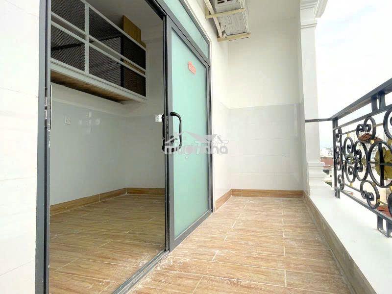 Căn hộ bancol ngay lý thánh tông gần đầm sen, quận 11, quận 6 - 2