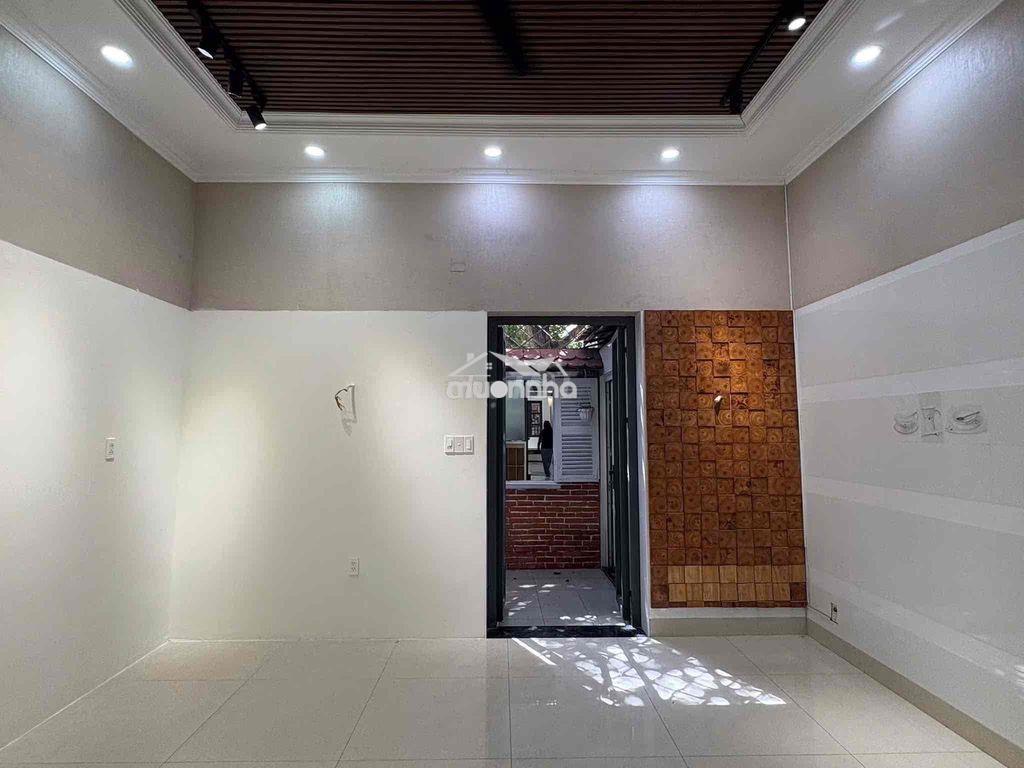 Cho thuê tầng trệt cityland park hills – 16 triệu/tháng - 2