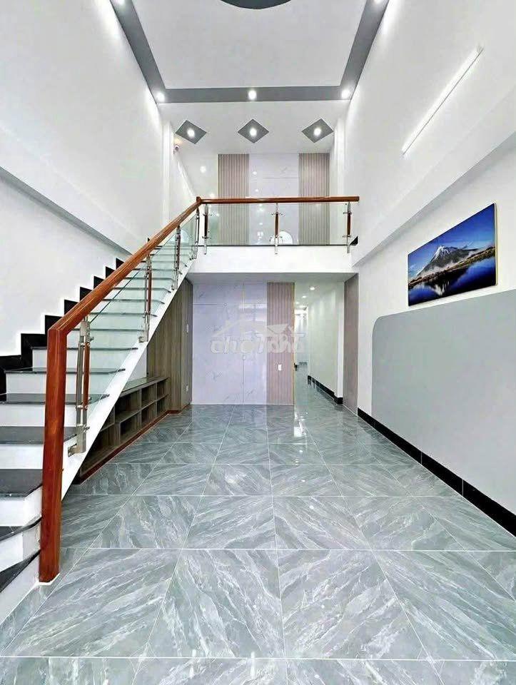Bán nhanh nhà mới 1 lầu 2pn, giá chỉ 1 tỷ 660, đường bờ kênh, bình tân