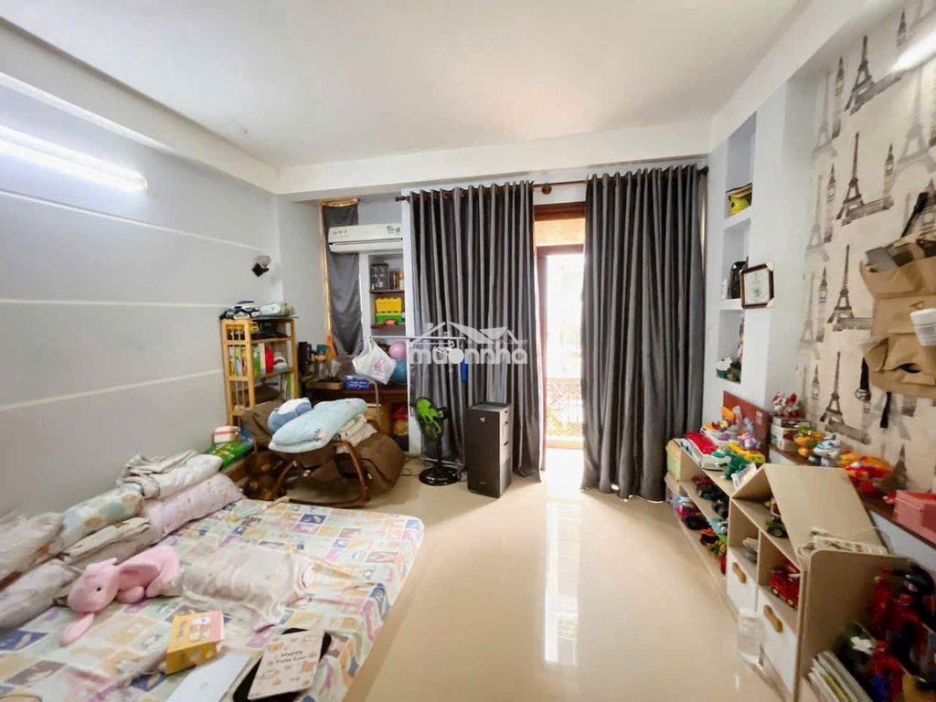 Cho thuê nhà đỗ nhuận siêu đẹp : 4,5 x 16 m đúc 3 ,5 lầu : - 3