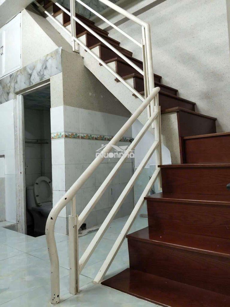 Nnc, 1 triệt, 1 lầu, 1 ưc, có sẵn máy lạnh. đường hoàng quốc việt, q7 - 2