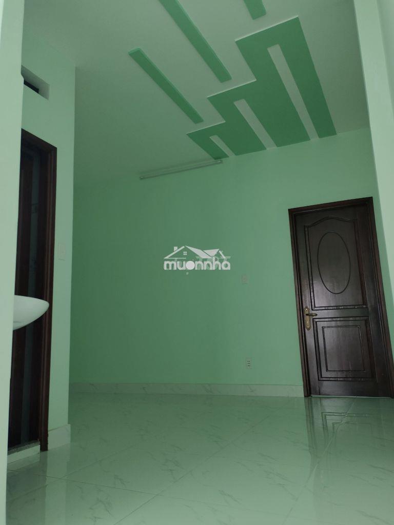 Cho thuê nguyên tầng 2 rộng 70m2, sân thượng, nước nóng lạnh - 4