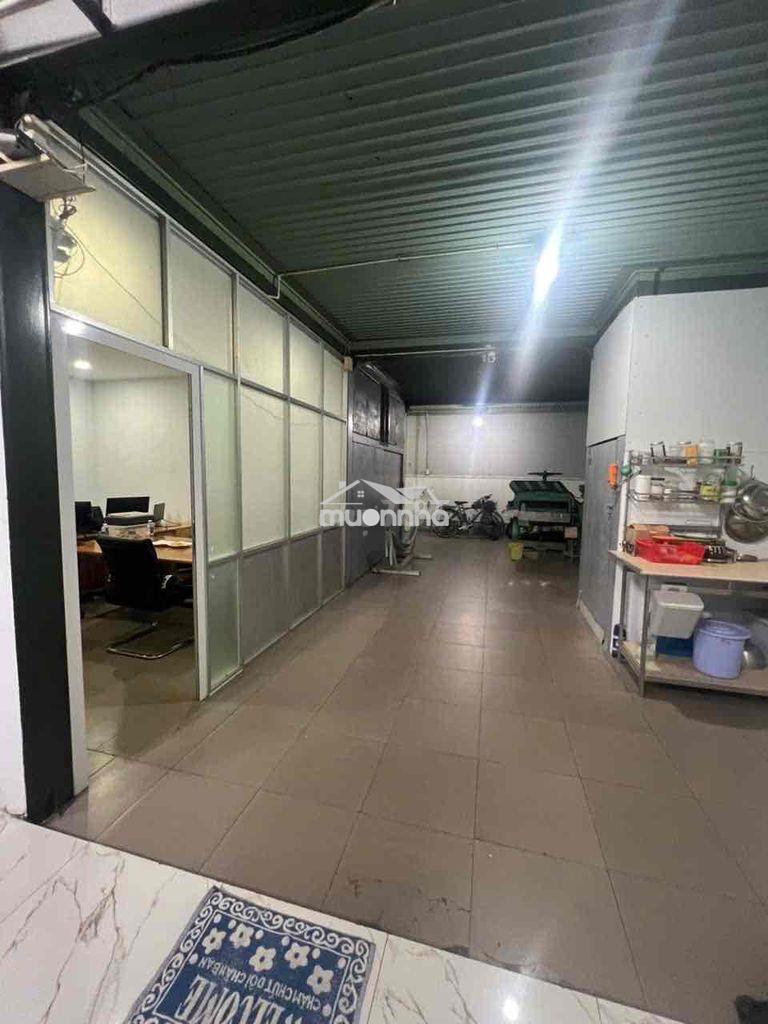 Cho thuê kho xưởng đường dht17. 200.m + lầu 200m. 18 triệu - 2