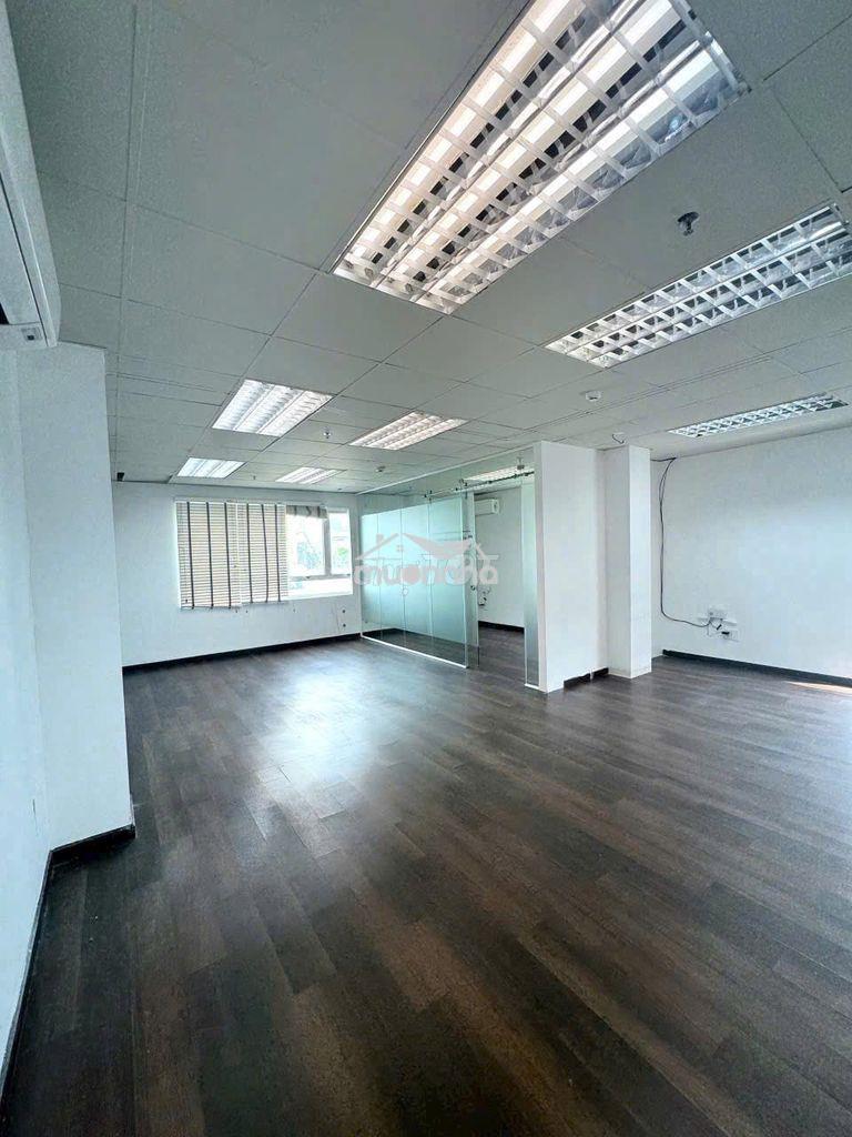 Tòa nhà đường phổ quang. dt: 7x20m. hầm - trệt - 4 tầng - 4