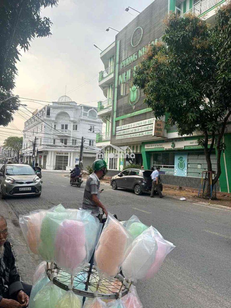 Cần bán căn nhà 1 trệt 2 lầu sau có 5 phòng trọ kdc vietsing dt 150m2