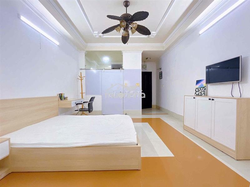Thang máy 1 phòng ngủ tách bếp 7tr6 lý tự trọng, quận 1