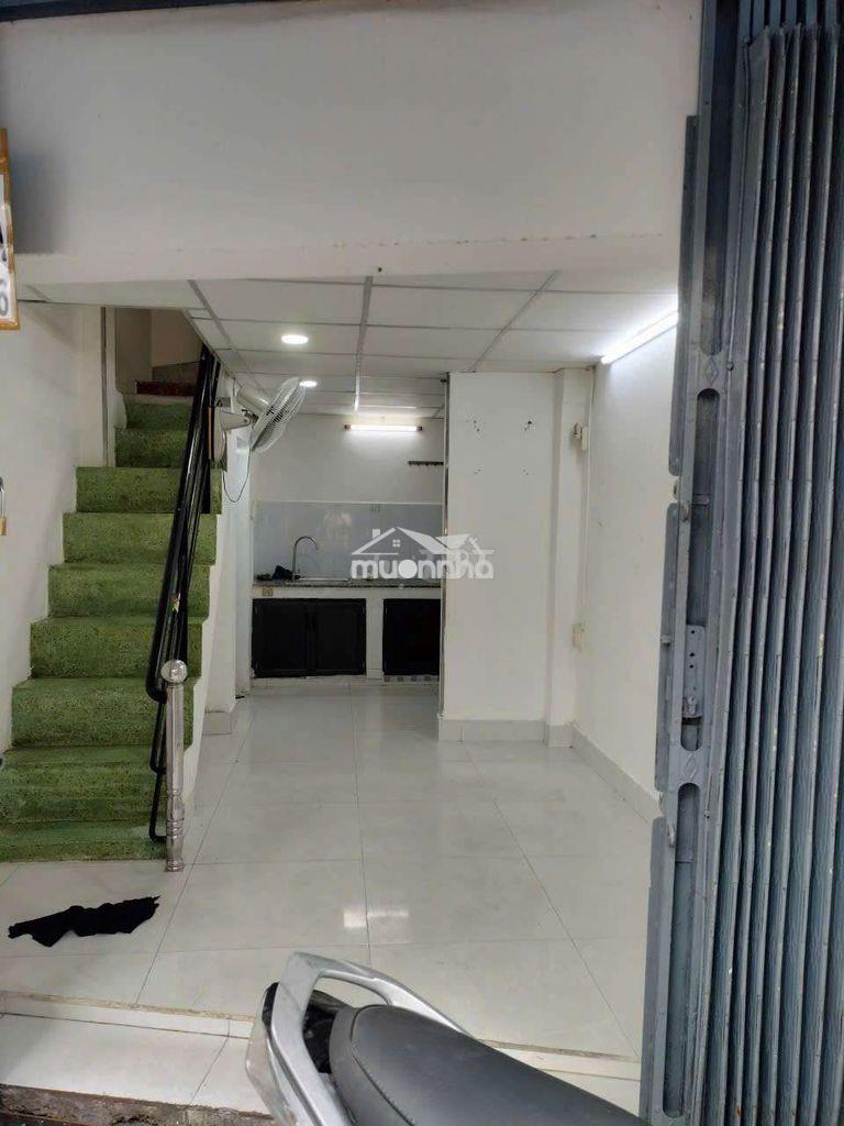 Nhà cho thuê gần chợ kinh doanh p3 q11