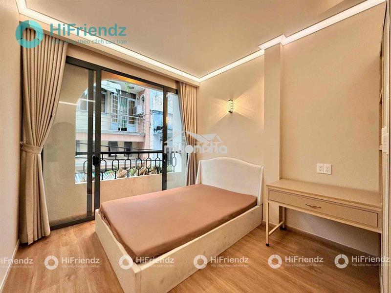 📍Phan đình phùng - ban công -  ngay cầu kiệu đi q1 - c