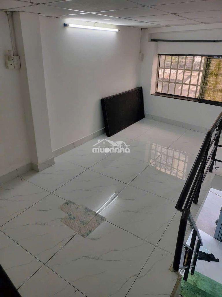 Nhà cho thuê gần chợ kinh doanh p3 q11 - 2