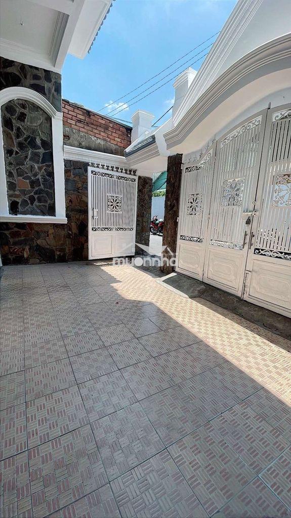 Định cư gấp, giảm sâu 1,2ty -mặt tiền- 3 tầng gần chợ đầu mối nông sản - 2