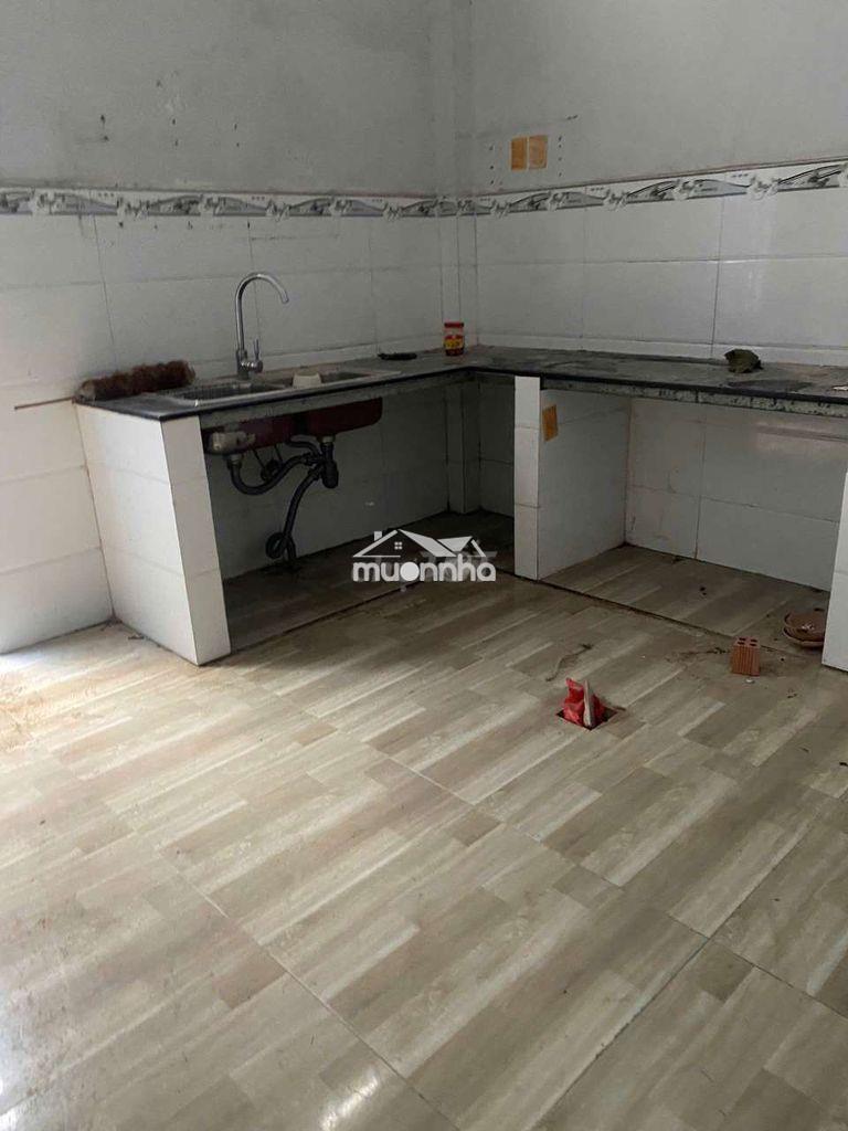 Cho thuê nhà đang sơn mới xe hơi ngủ trong sân tân chánh hiệp q12 - 4