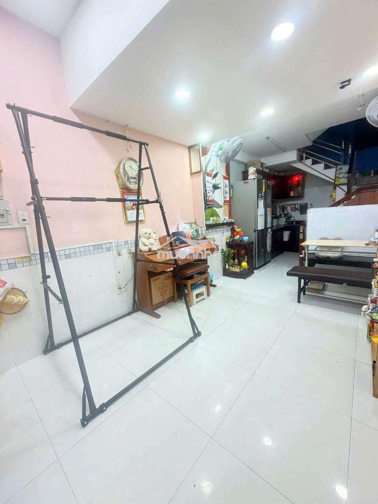 Cho thue nhà h3g, 2 xet, vườn chuối q..3 - 4