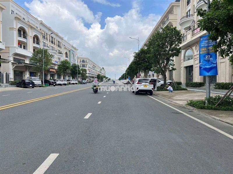 Cho thuê shophouse khu đô thị vạn phúc, dt 120m , mới 100%