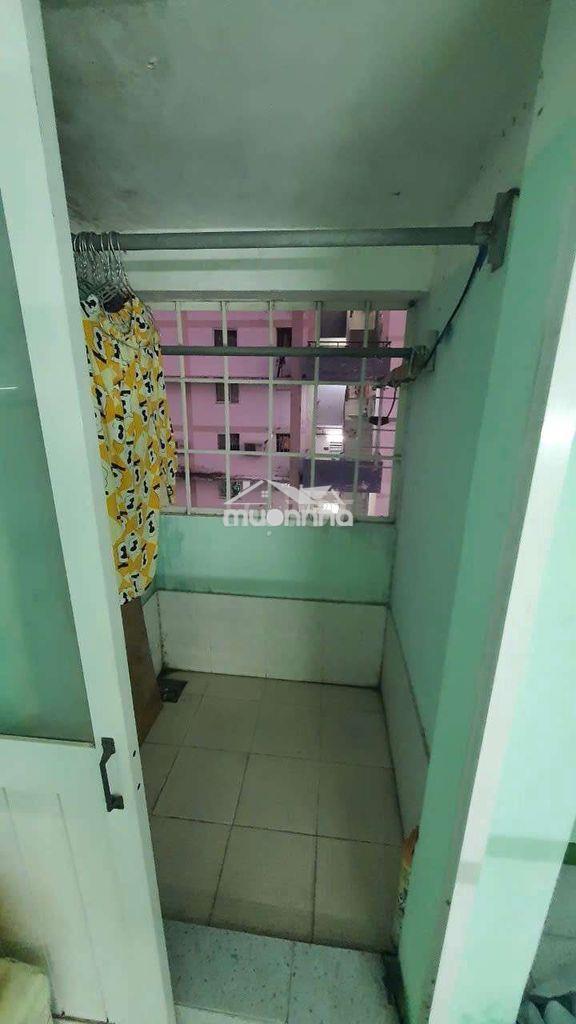 Nhà becamex mỹ phước 1, lầu 2 ,giá 100% tiền: 275 triệu. thuê 2,2tr - 4