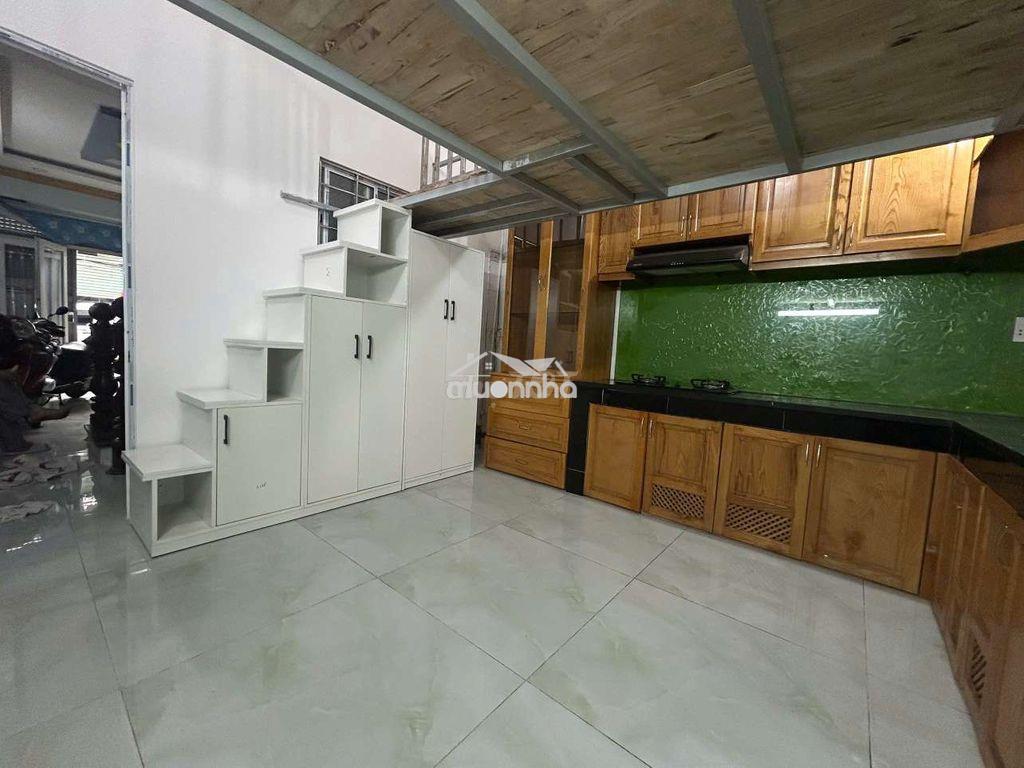 Chdv trệt máy lạnh  gần ngã tư bốn xã, tô hiệu,gác, sân sau giếng trời - 2