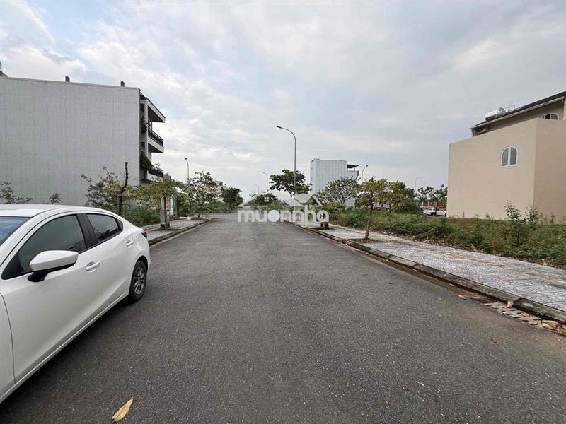 Cần sang nhượng lại lô đất trục thông fpt city đà nẵng