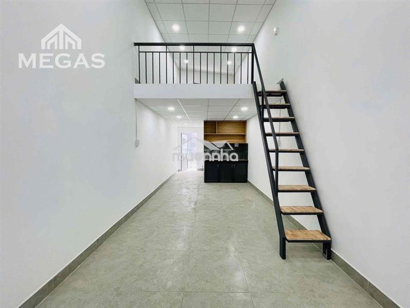 Cho thuê duplex rộng 50m2 ngay ngã tư 4 xã