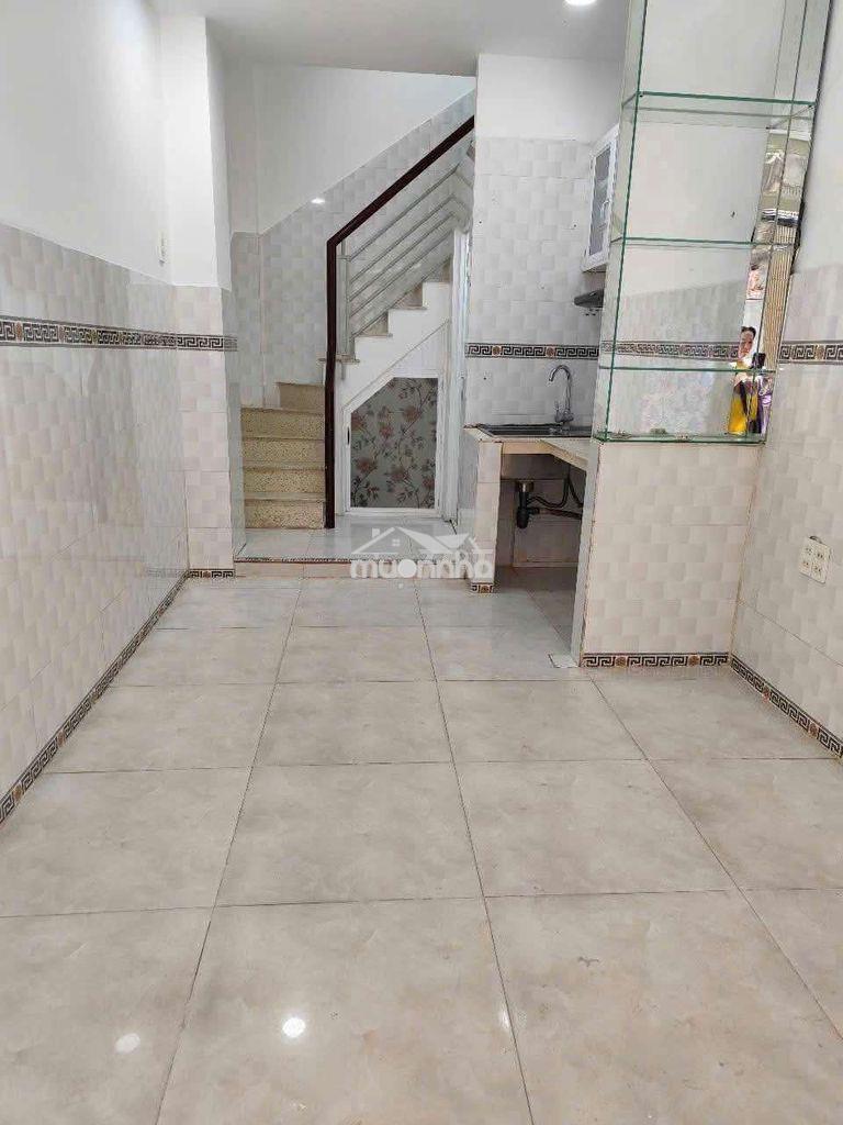 🏠🏠 Cho thuê nhà hẻm hồ thị kỷ gần hùng vương, q10
- 4