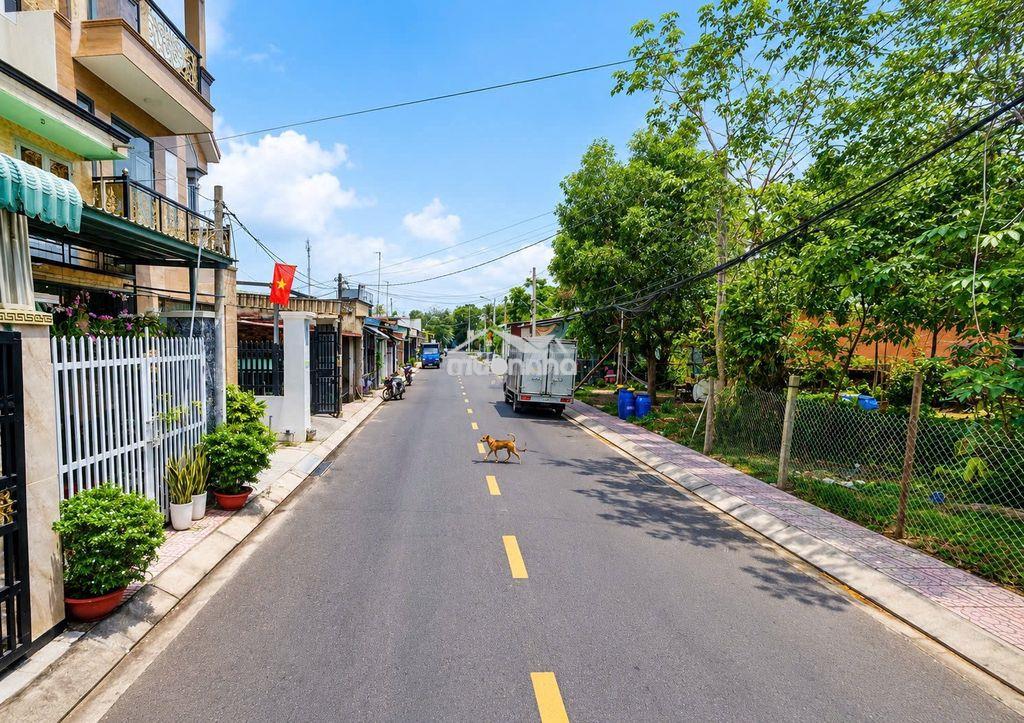Đất thị trấn củ chi. mặt tiền đường nhựa. shr. 720 triệu - 2