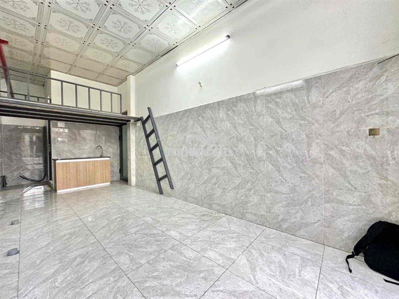 Duplex kiot dưới đất vừa ở vừa kinh doanh thoáng mát rộng rãi