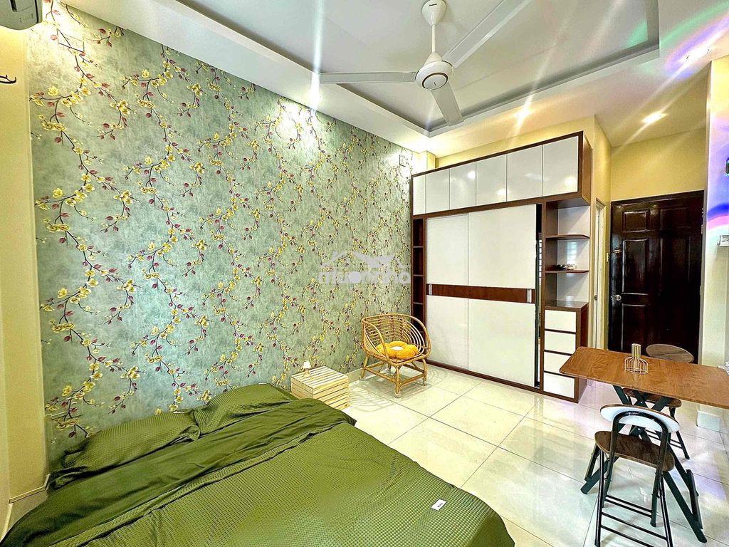 Cho thuê căn hộ bancol tách bếp full nt rộng 25m2 ngay chợ bàn cờ q3 - 2