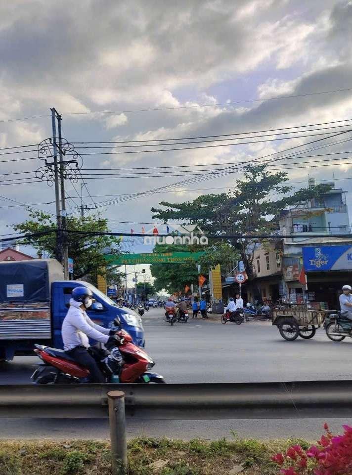 Giữa khu dân cư đã ở kín, chỉ còn 2 lô đất trống