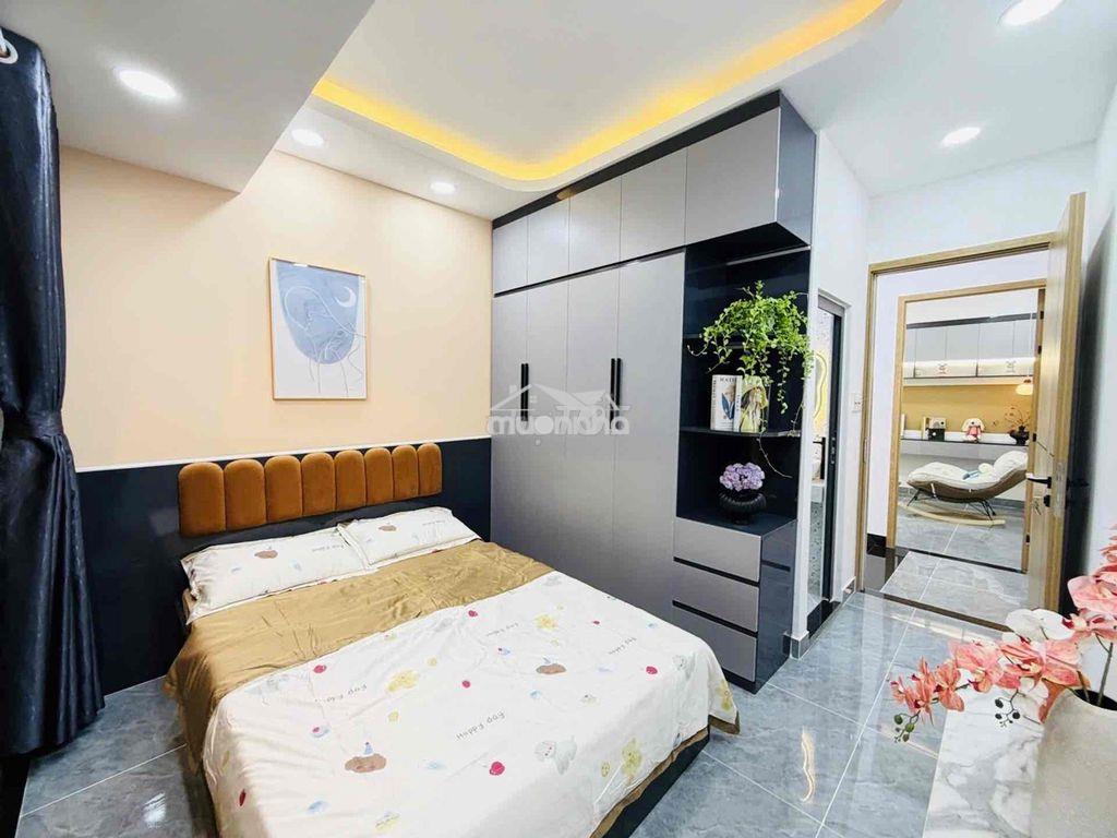 Phan van trị - 2 tầng (3pn) có 1pn trệt, 36m2, gần mặt tiền, sân để xe - 4