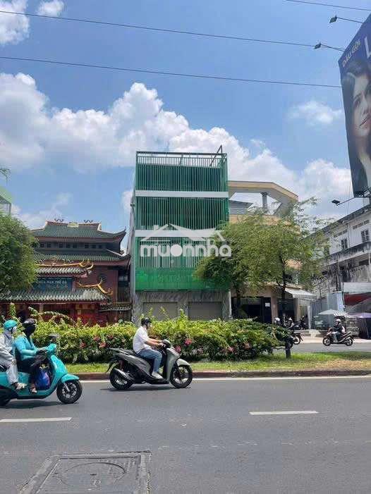 Cho thuê tòa nhà 8.3x 21 mặt tiền đường hồng bàng, q6 1xx/ tháng.