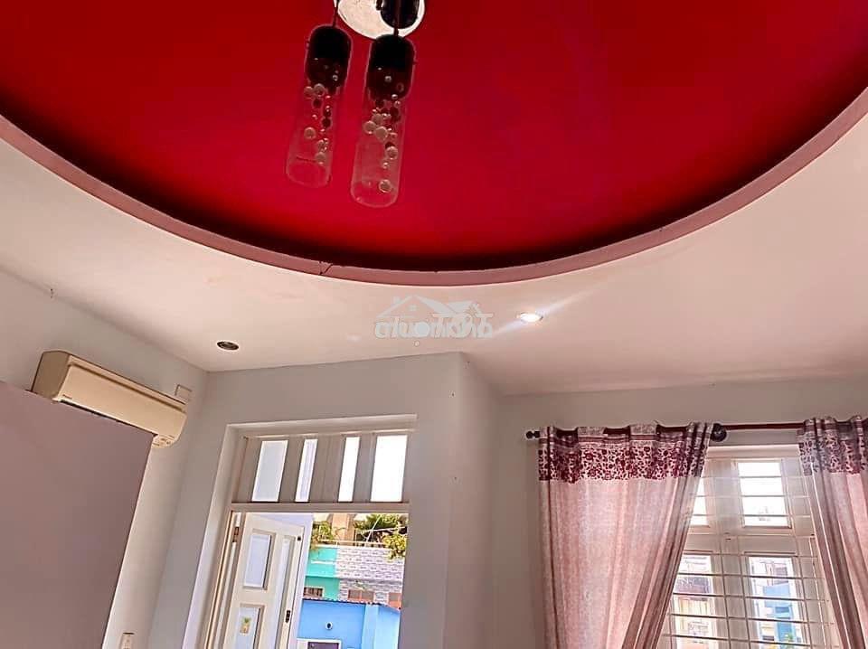 Cho thuê phòng đẹp,có ban công,wc riêng,full nội thất tại hẻm 373 ltk - 4