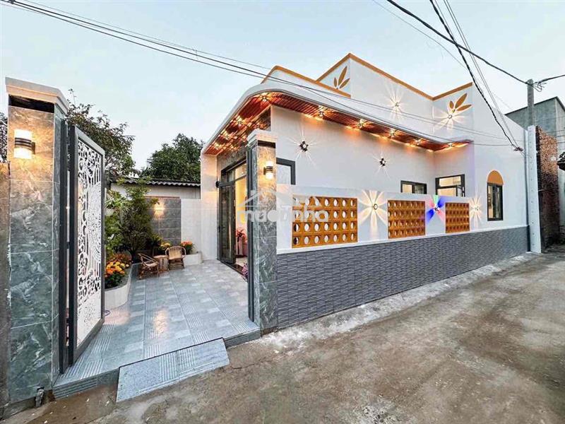 Chính chủ kẹt tiền bán gấp nhà cấp 4 sân vườn giá rẻ ngay ql50 shr
