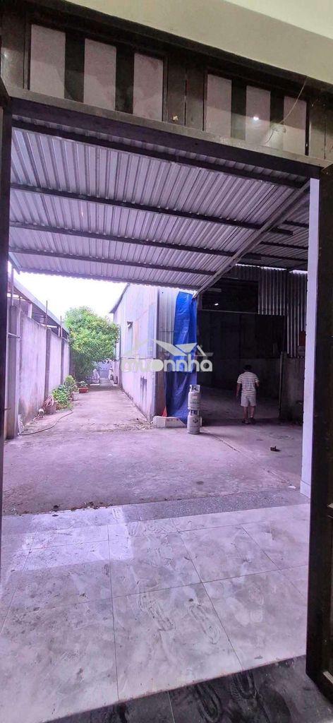 Cho thuê nhà và kho ( dt500m2 )