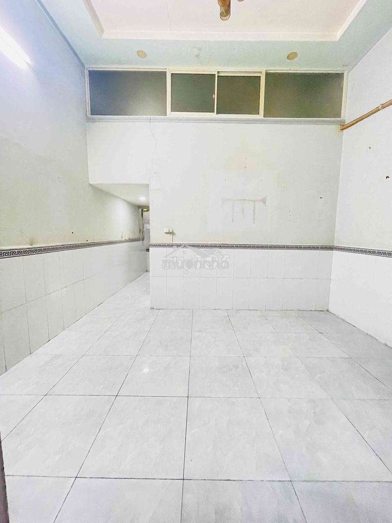 Cho thuê nhà gác lửng 2 phòng ngủ đông hoà tp hcm