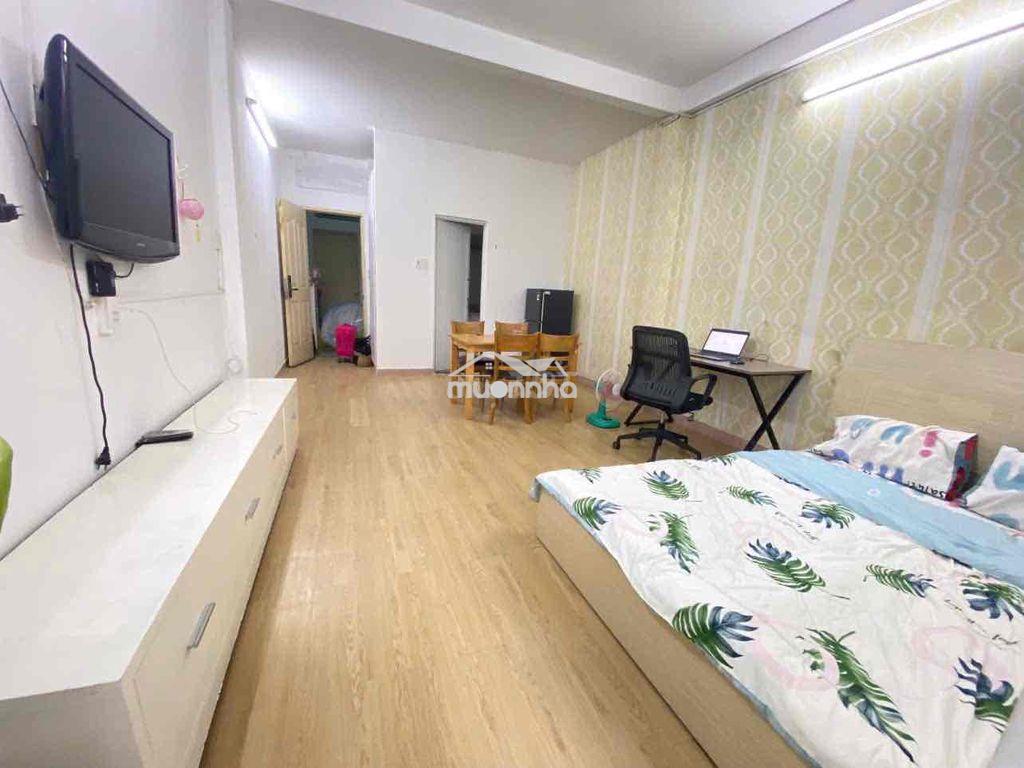 Cho thuê phòng ngủ tách bếp gần ngã tư hàng xanh , tàu điện - 4