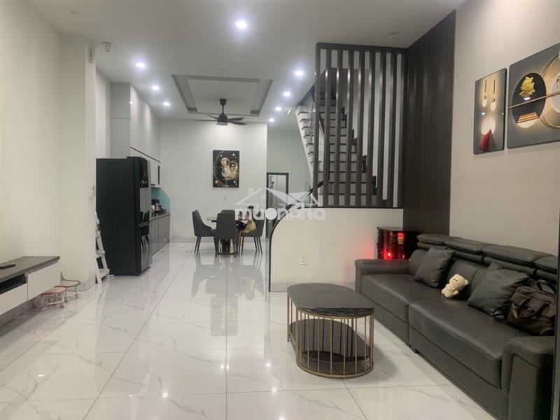 Hiếm.bán nhà 2 tầng mt nguyễn công hoan.p đông hòa.vị trí cực vip