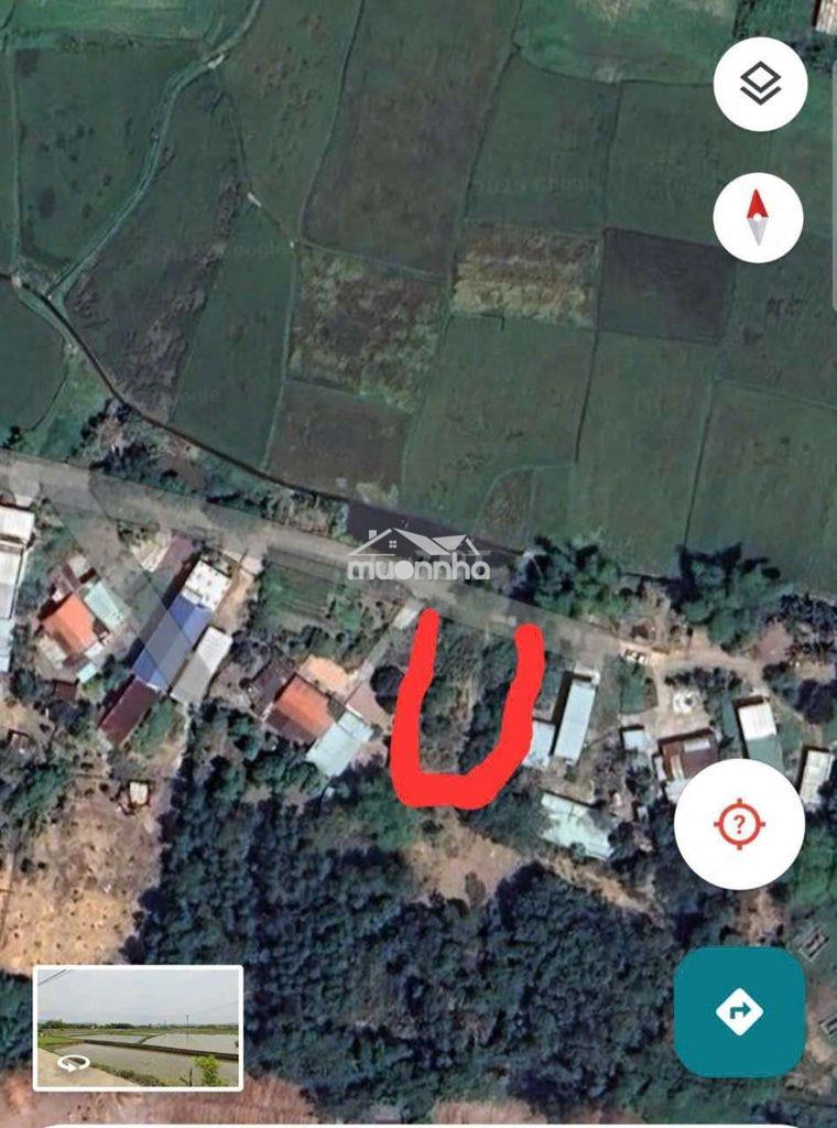 Đất trồng cây hằng năm kẹp giữa 2 nhà dân ở, 1100m2 - 2