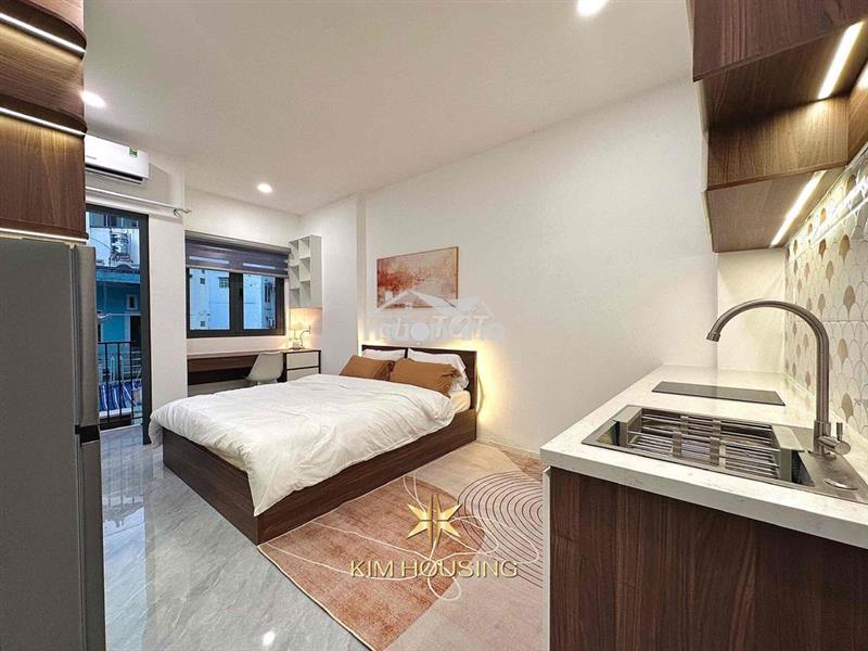 Studio ban công cửa sổ full nội thất mới ngay trung tâm quận 10