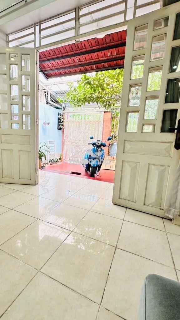 Cho thuê nhà có sân cây xanh mát. phù hợp ở gia đình nhỉnh 9đ tháng - 2