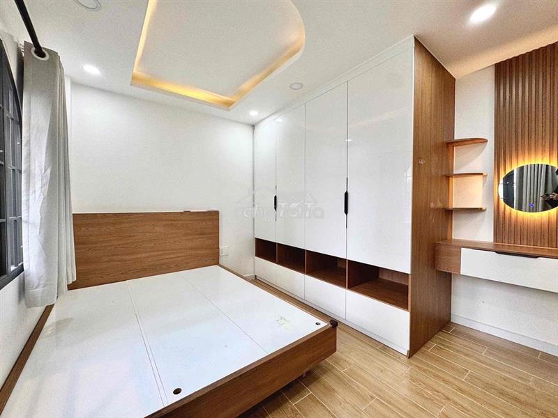 Siêu phẩm nhà nguyên căn 1 trệt 2 lầu 2 phòng ngủ 2wc full nội thất