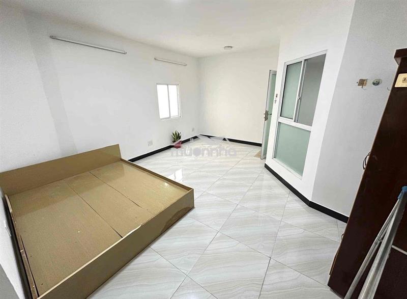 Studio cửa sổ trời 35m2 ngay cmt8