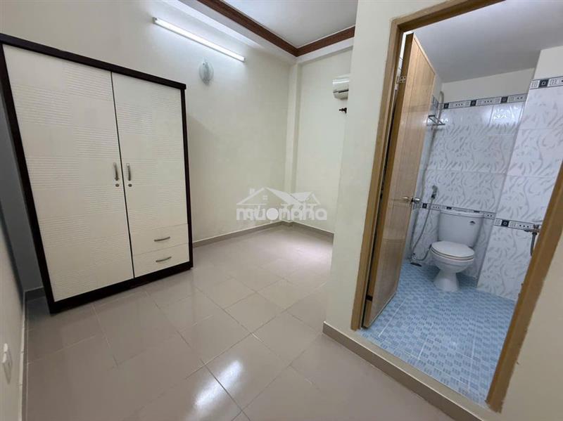 Quận 10, cho thuê phòng tiện nghi, máy lạnh, toilet riêng, tủ lạnh...
